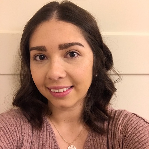 Meet your Posher, Sandy - Picture 1 of 1